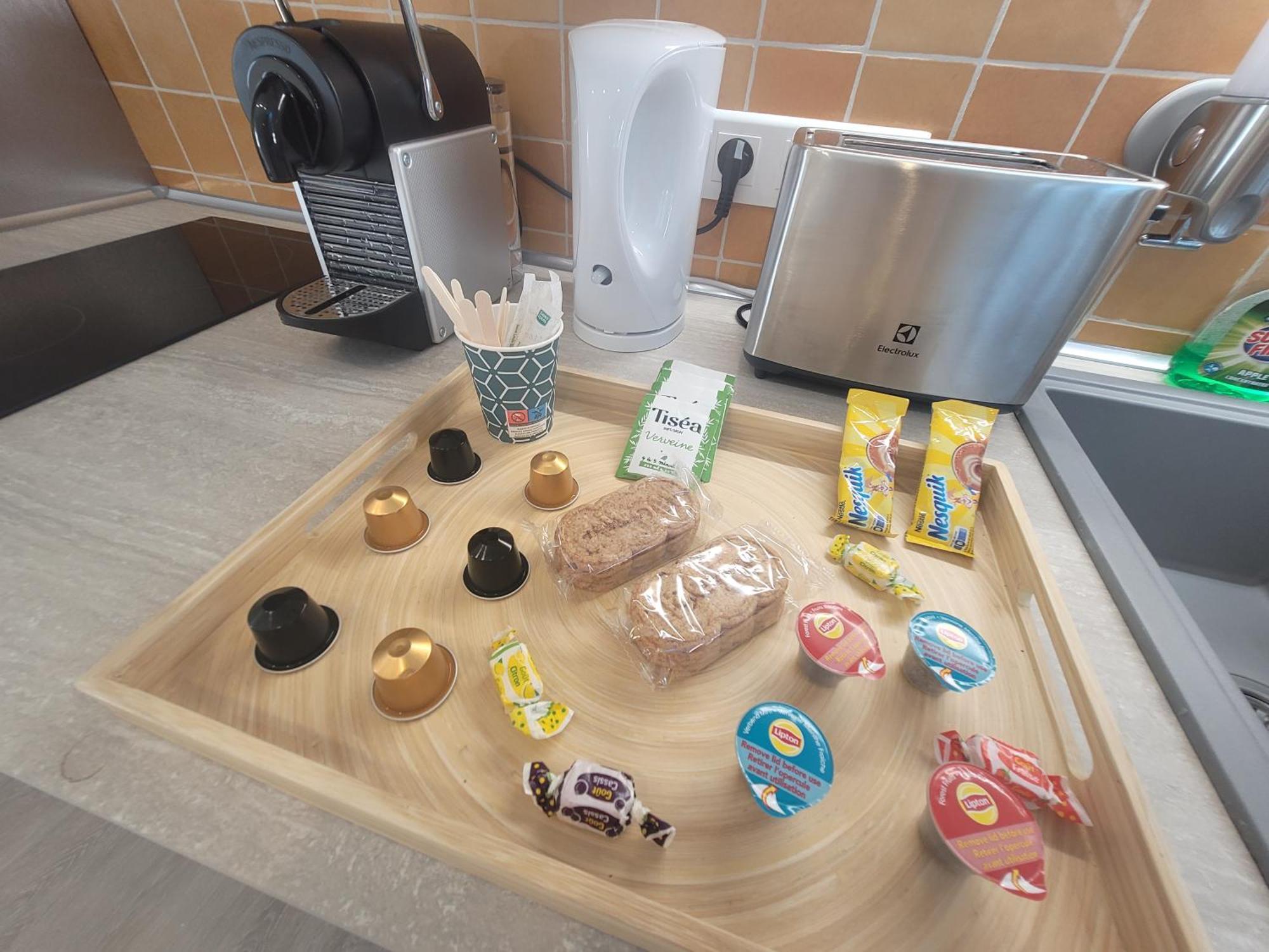 Soleil D'Ete - Netflix & Wifi - Balcon - Climatisation - Parking Gratuit - Check-In 24H24 - Emplacement Velos - Goodmarning Châlons-en-Champagne 외부 사진